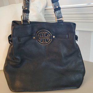NWOT Tory Burch Black Amanda Tote Bag in Pebbled Leather